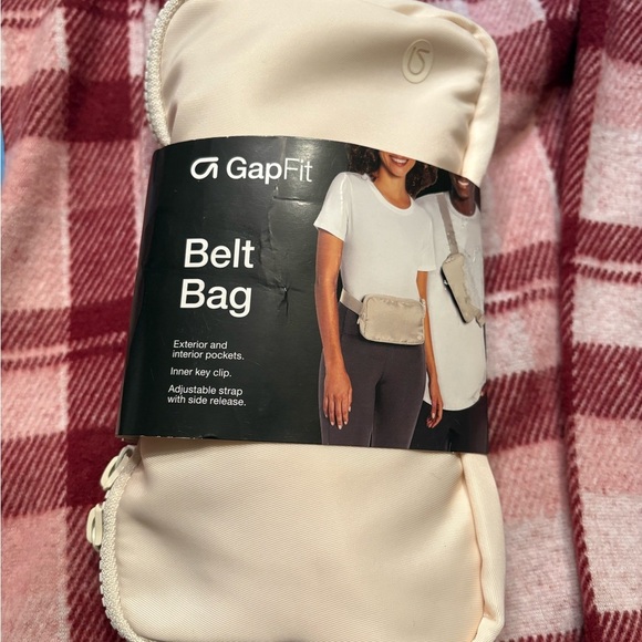 NEW Cozy Pink and Red Plaid Button Down Shirt/Shacket size L & GAP Belt Bag - Picture 3 of 7